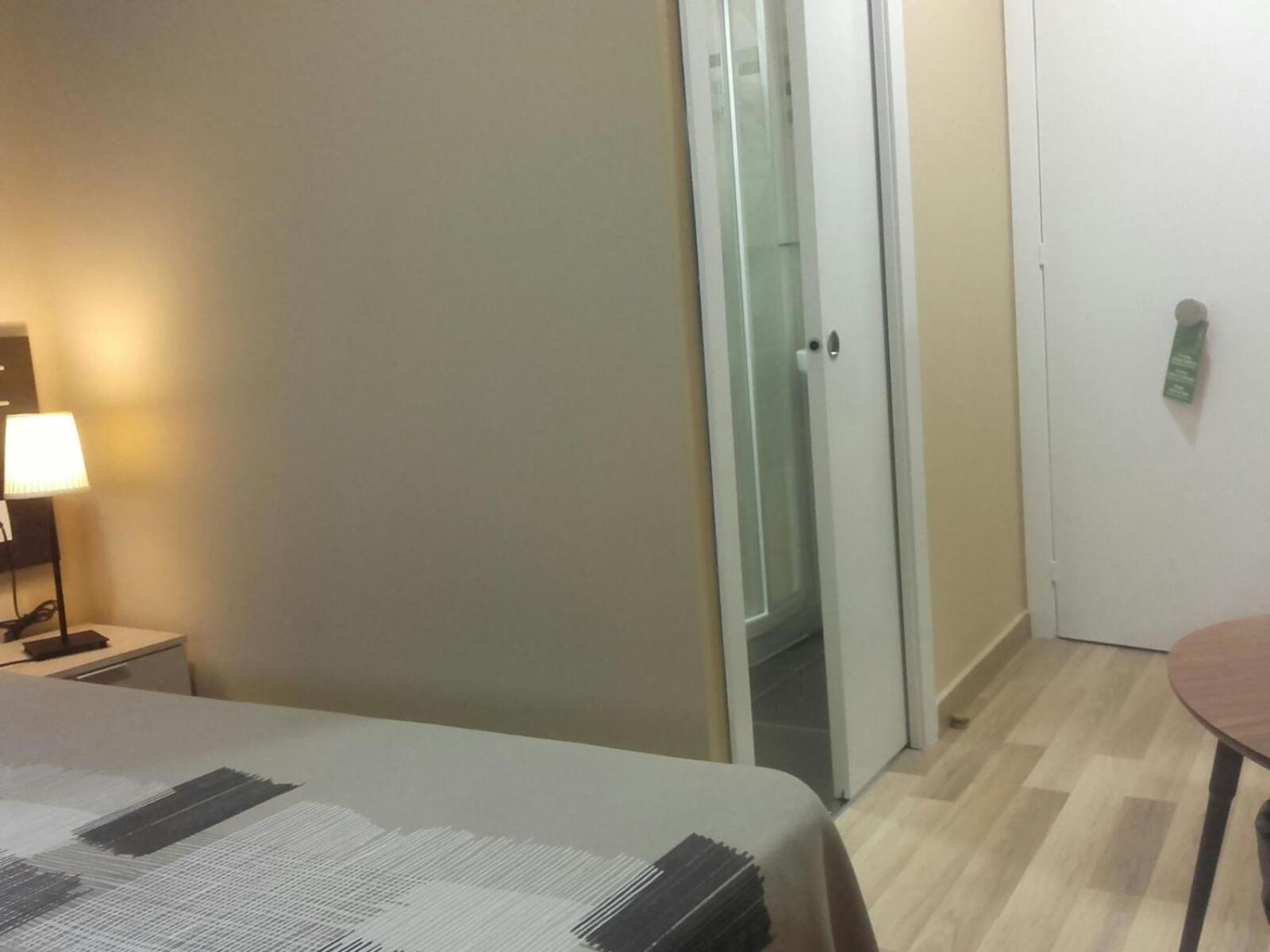 Pension Avenida Вілафранка-дель-Пенедес Номер фото