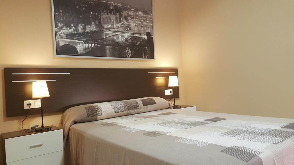 Pension Avenida Вілафранка-дель-Пенедес Екстер'єр фото