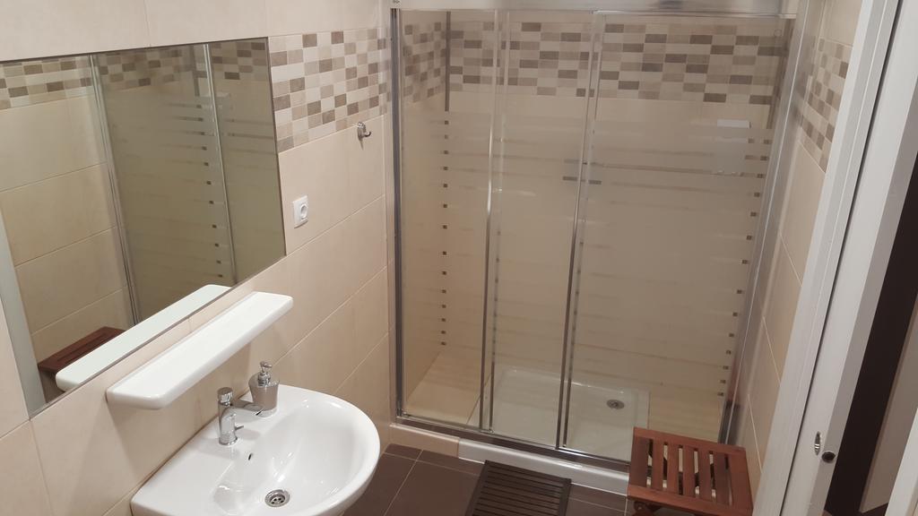 Pension Avenida Вілафранка-дель-Пенедес Екстер'єр фото