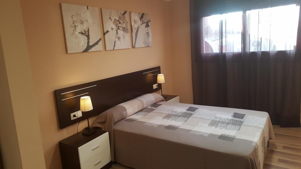 Pension Avenida Вілафранка-дель-Пенедес Екстер'єр фото